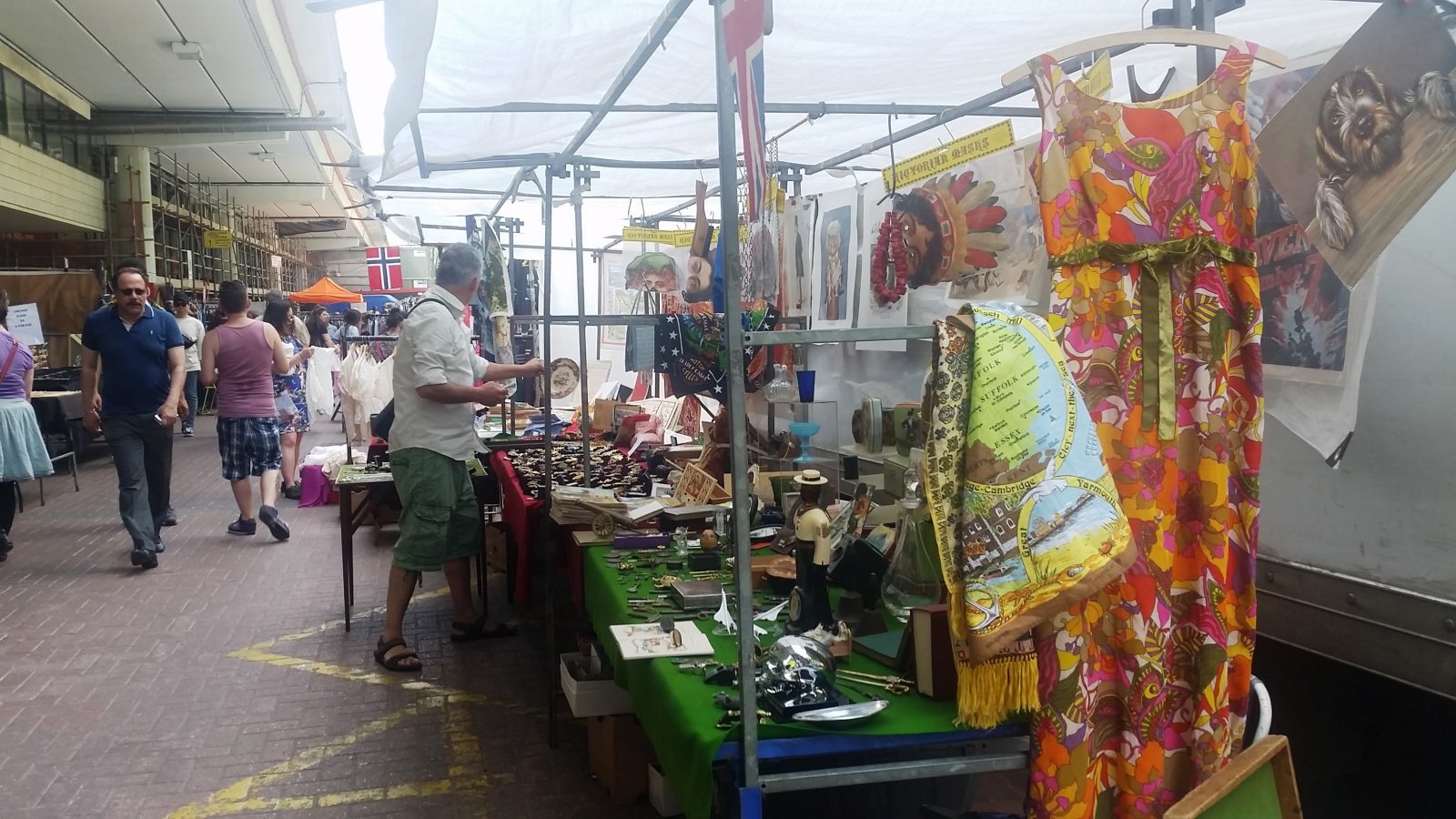 Antiques and Collectables at Portobello Green Market